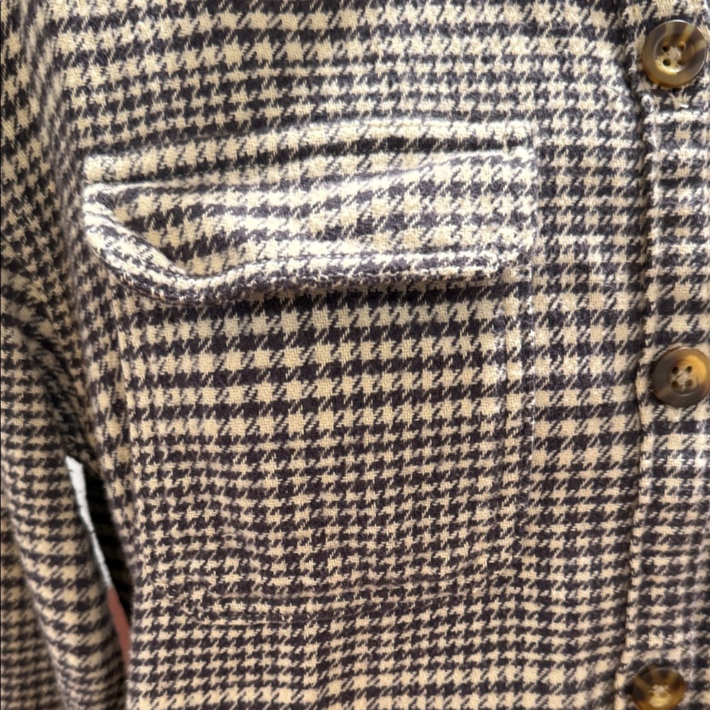 Hollister Flanned Brown and White Houndstooth Button-Up Shirt - Picture 4 of 10